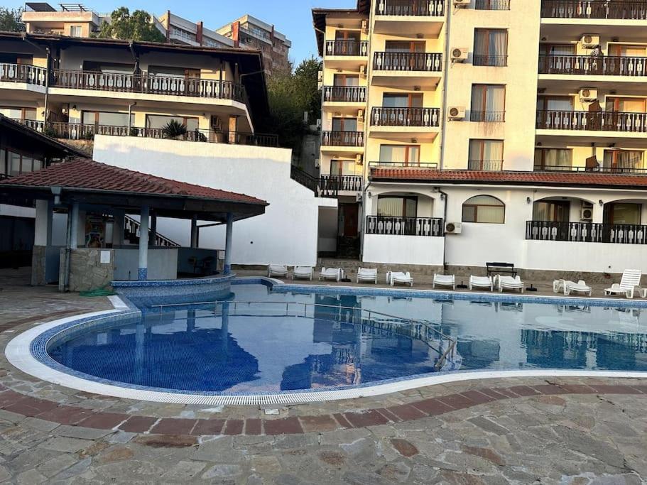 Spacious Fully Furnished Studio In Kavarna Apart Hotel Exterior photo